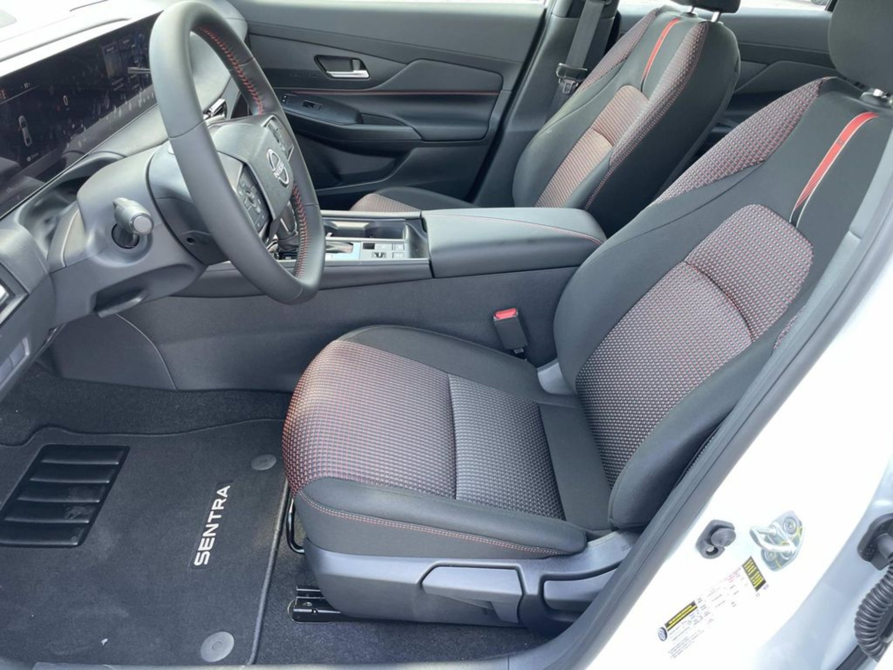 New 2026 Aspen White TriCoat / Super Black Two-tone Nissan SR image 19