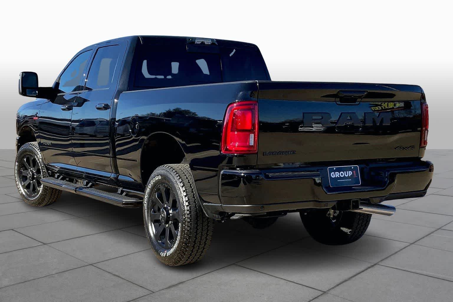 New 2026 Diamond Black Crystal Pearl-Coat Exterior Paint RAM Laramie image 12
