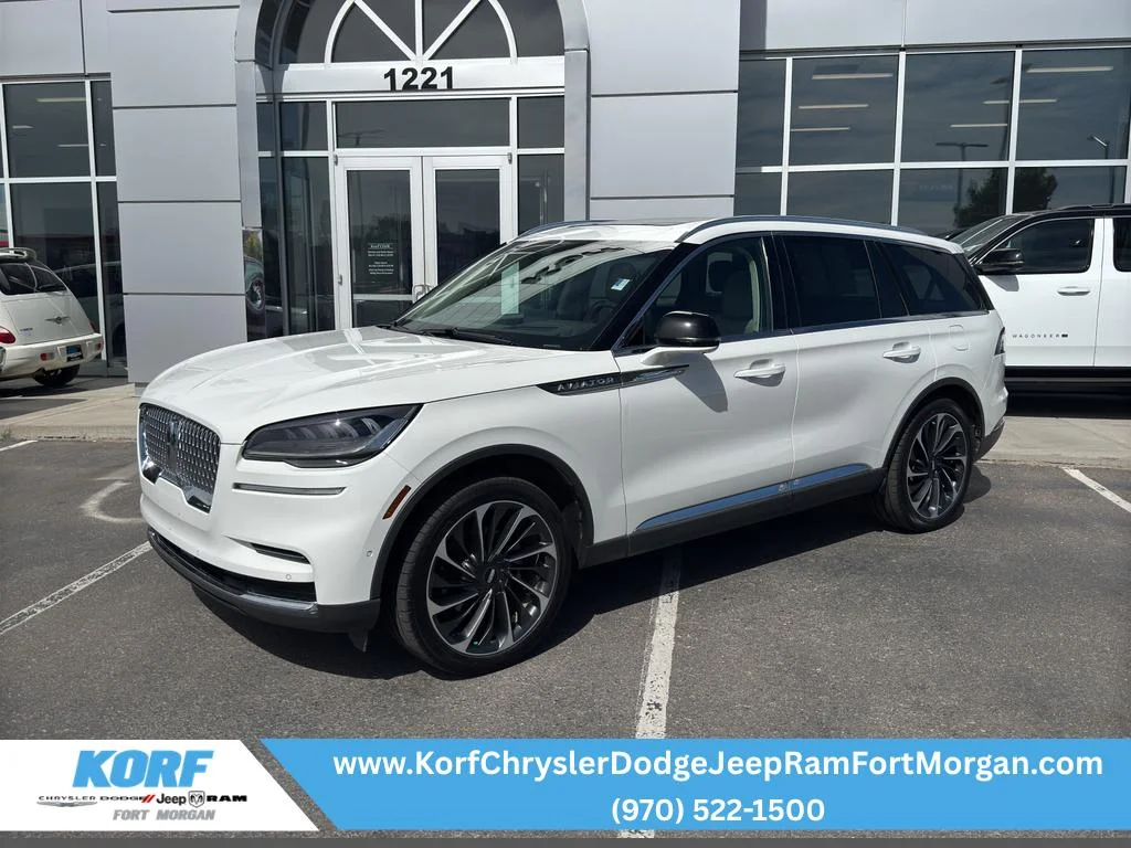 Used 2023 Pristine White Metallic Tri-Coat Lincoln Reserve image 1