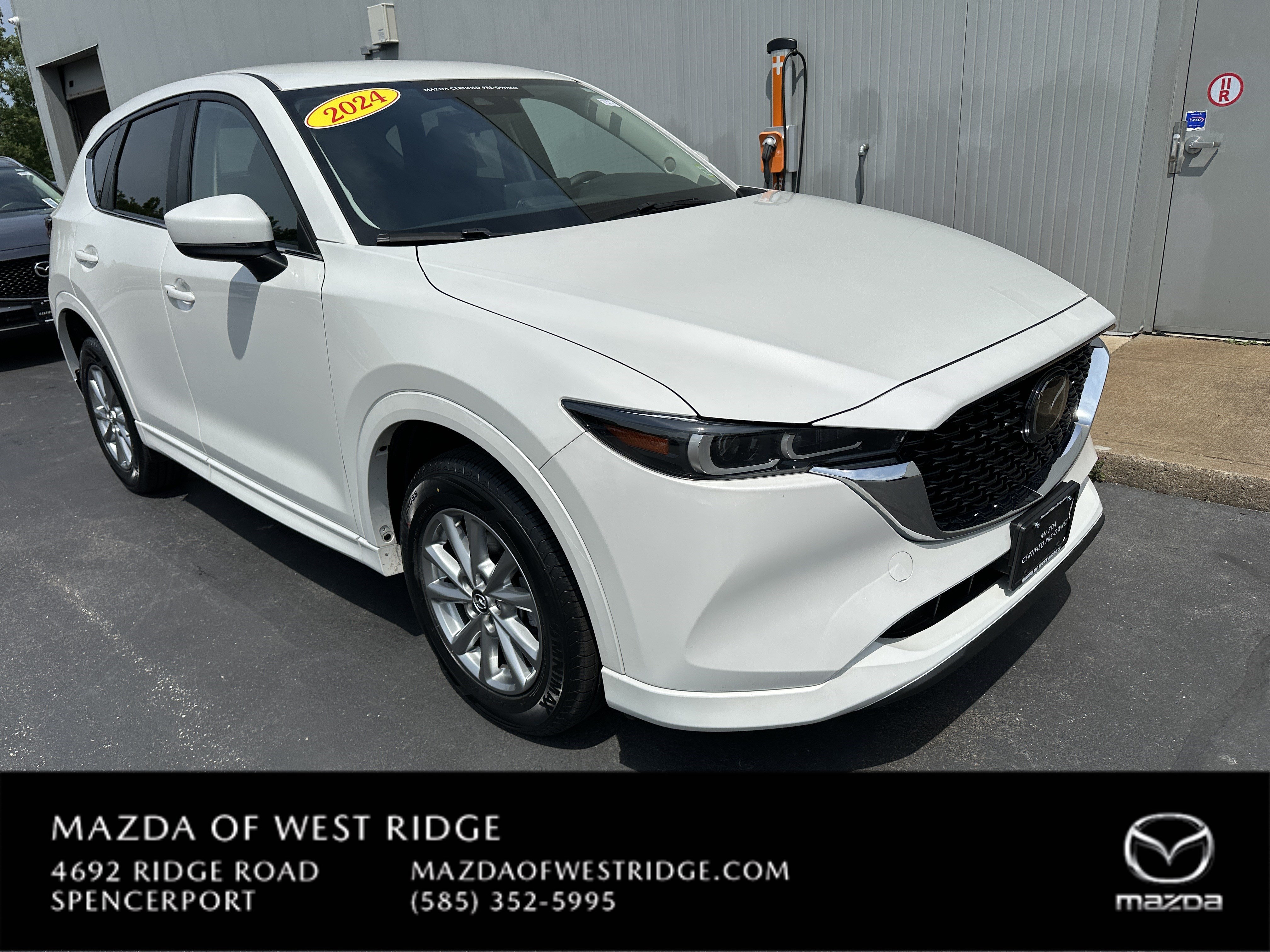 Used 2024 Rhodium White Metallic Mazda 2.5 S Select Package image 1