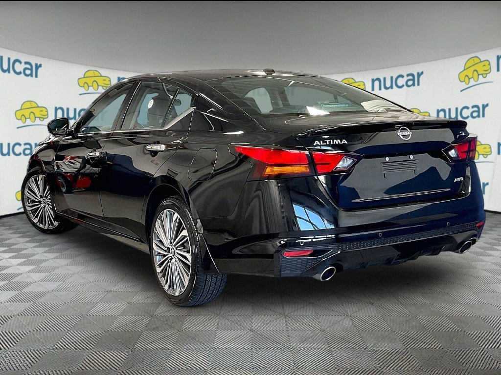 Certified Used 2024 Black Nissan 2.5 SL image 4