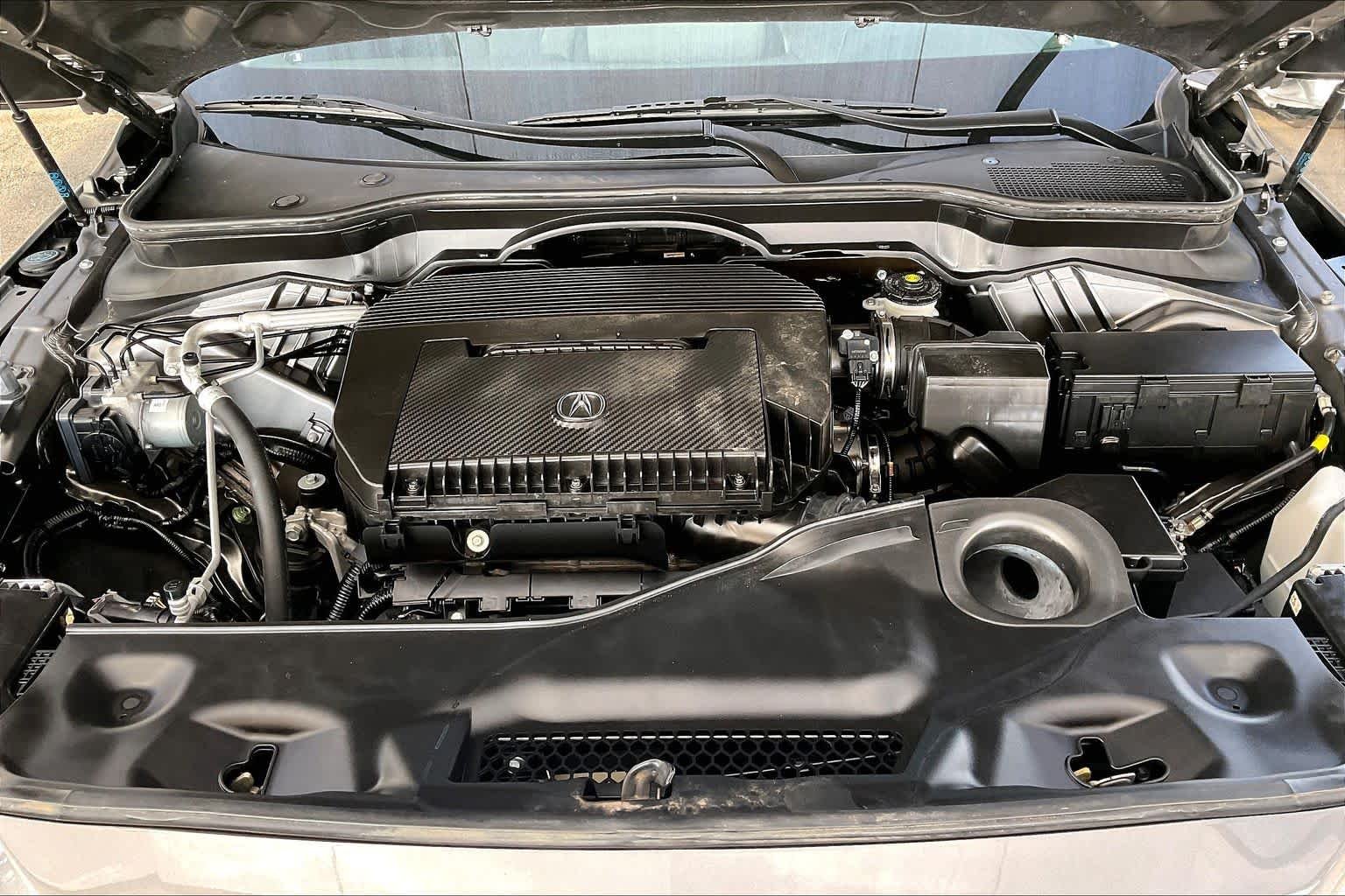 Used 2024 Liquid Carbon Metallic Acura w/Technology Package image 32