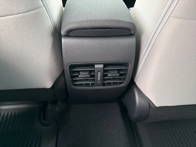 2026 Toyota Corolla Cross L - Photo 16