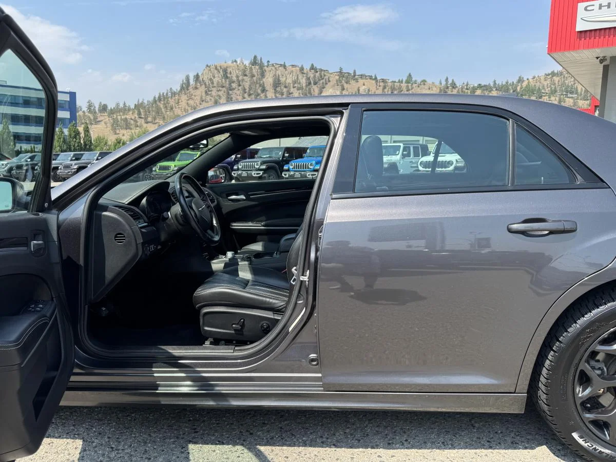 Used 2021 Black Chrysler S V6 Awd image 12