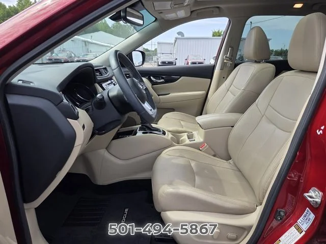 Used 2020 Red Nissan SL image 9