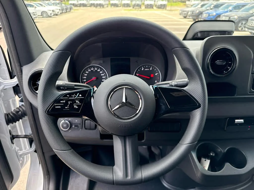 New 2025 Arctic White Mercedes-Benz  image 20