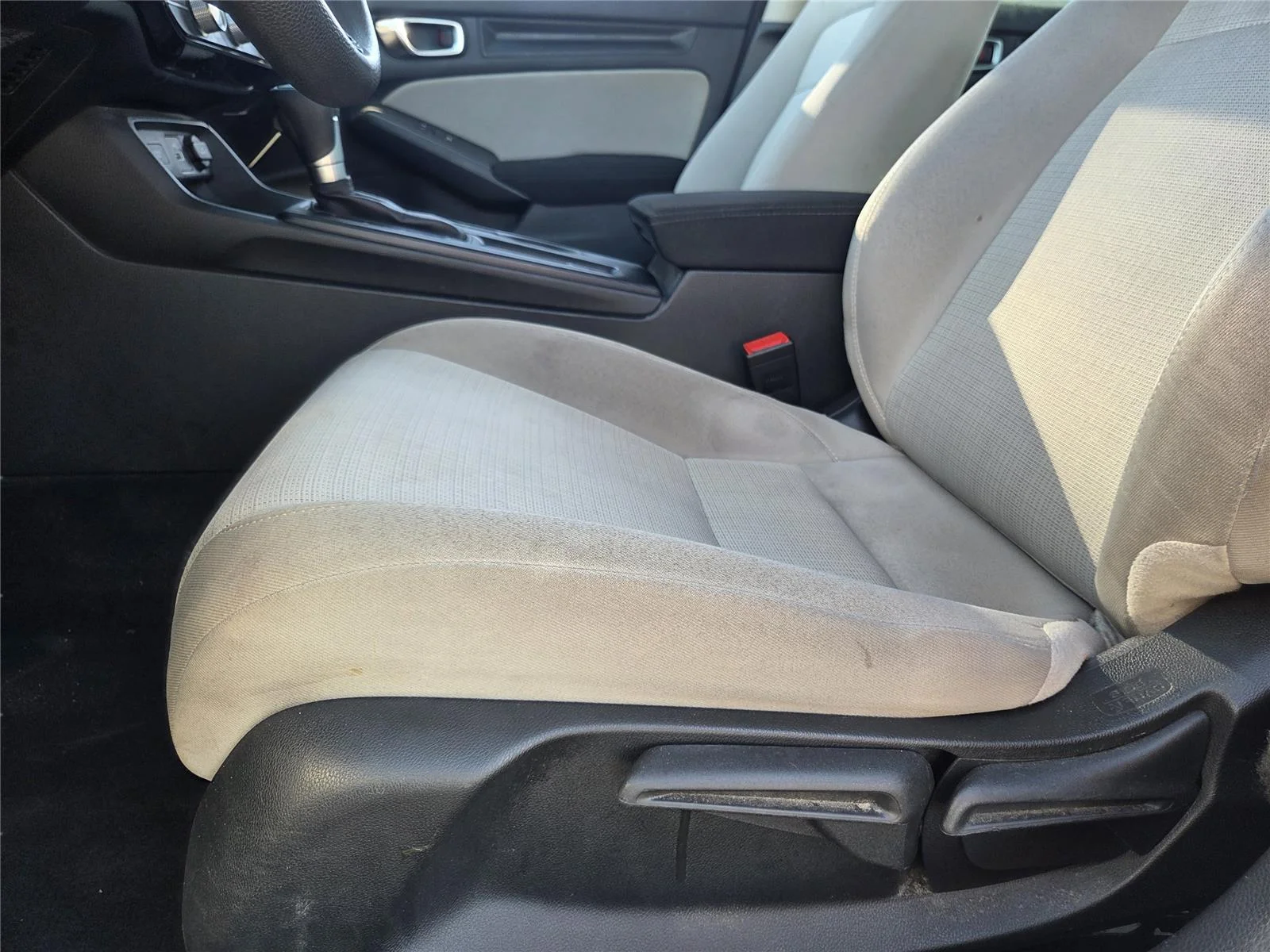 Used 2022 Platinum White Pearl Honda LX image 15
