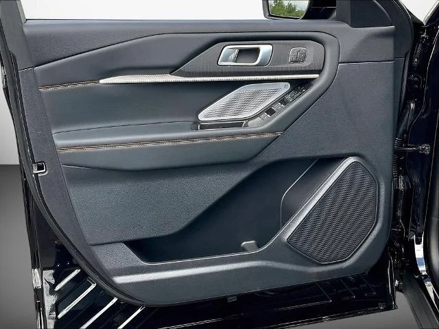 New 2026 Agate Black Metallic Ford Tremor® image 60