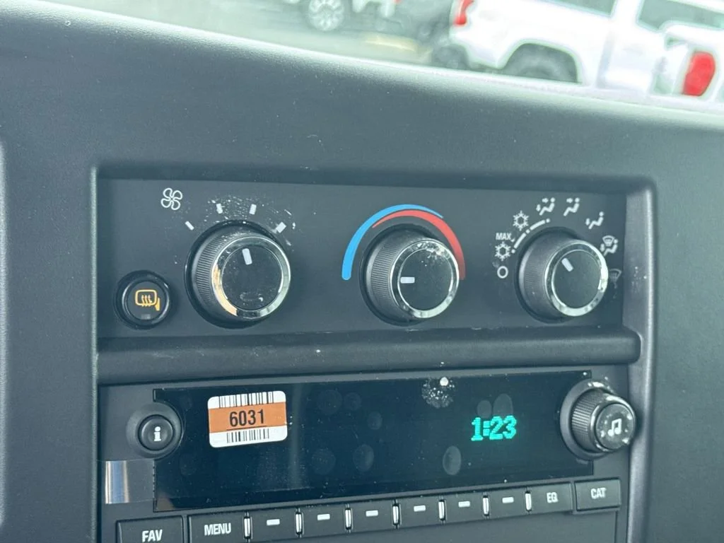New 2025 Summit White GMC Work Van image 23