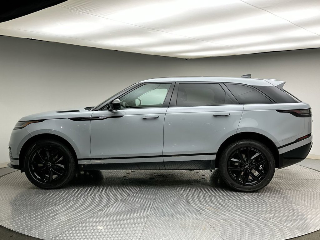 New 2026 Arroios Grey Land Rover P250 Base image 2