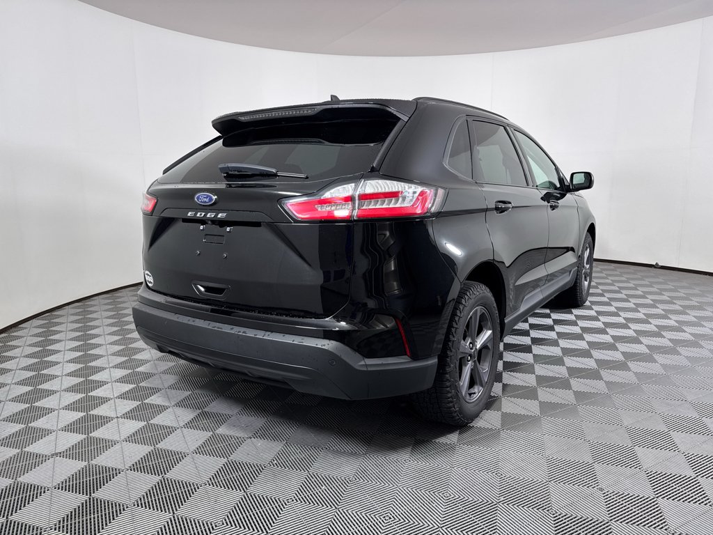 Used 2024 Agate Black Metallic Ford SEL image 19