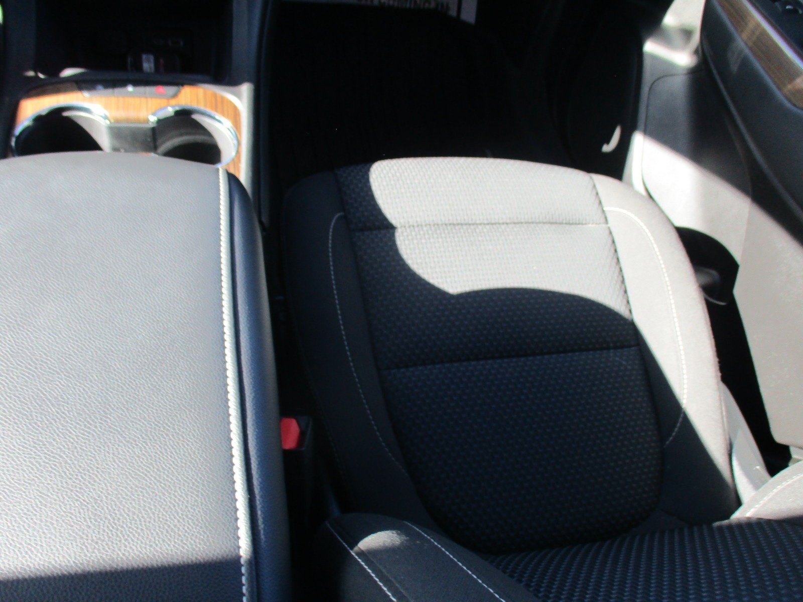 Used 2023 WHITE Gmc Sle image 21