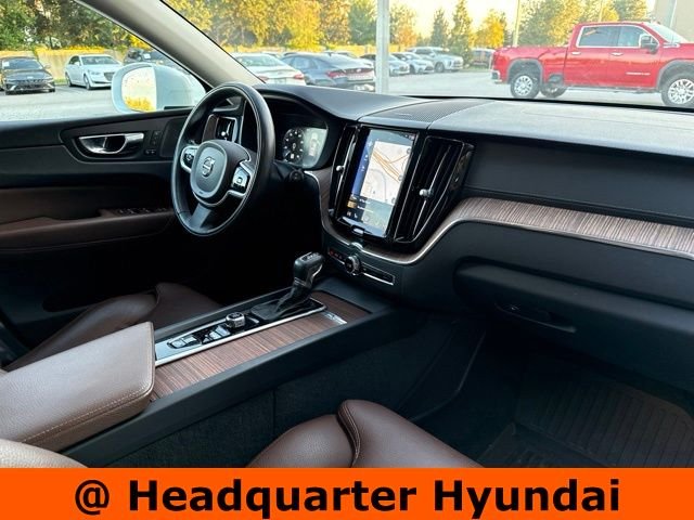 Used 2020 White Volvo T5 Inscription image 8