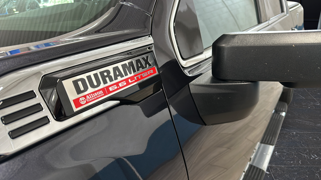 Used 2025 Titanium Rush Metallic GMC SLT image 41