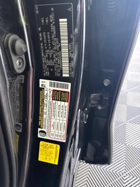 Used 2023 Black Toyota L image 19