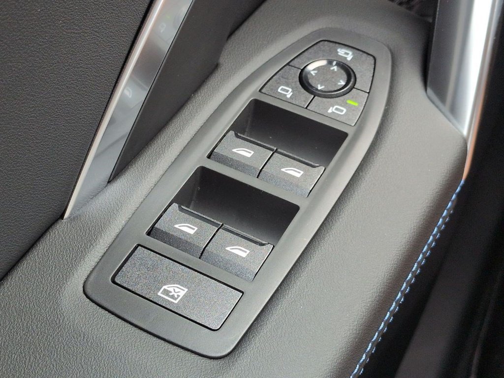 New 2027 Black Sapphire Metallic BMW xDrive28i image 25