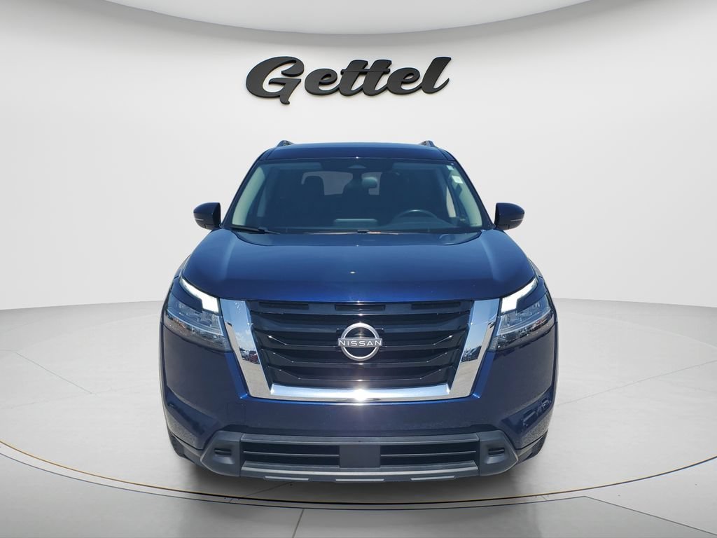 Used 2022 Blue Nissan SV 4WD image 2