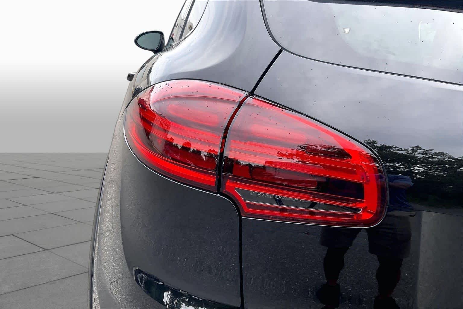 Used 2018 Black Porsche  image 28