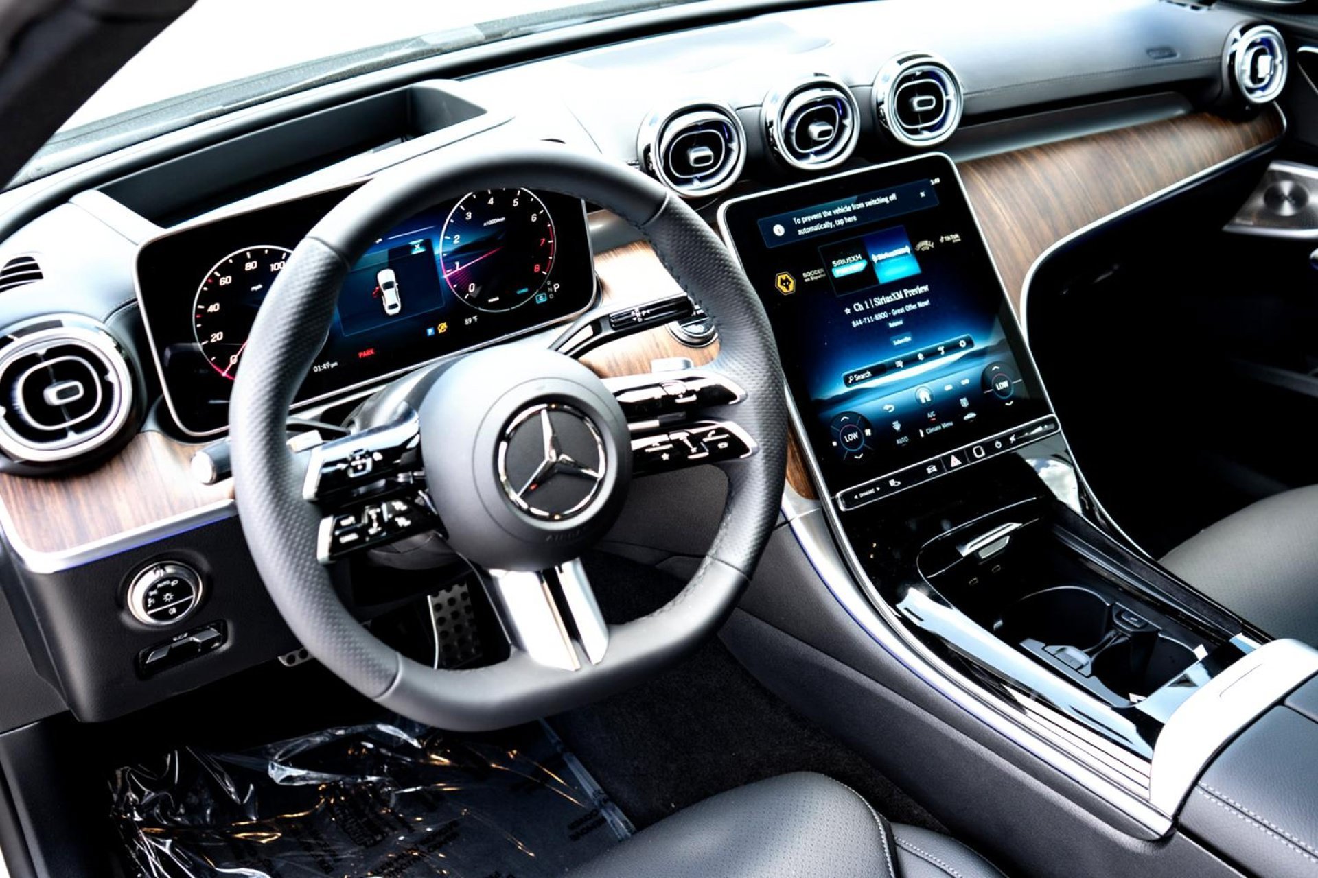 2025 Mercedes-Benz C-Class Sedan C 300 - Photo 9
