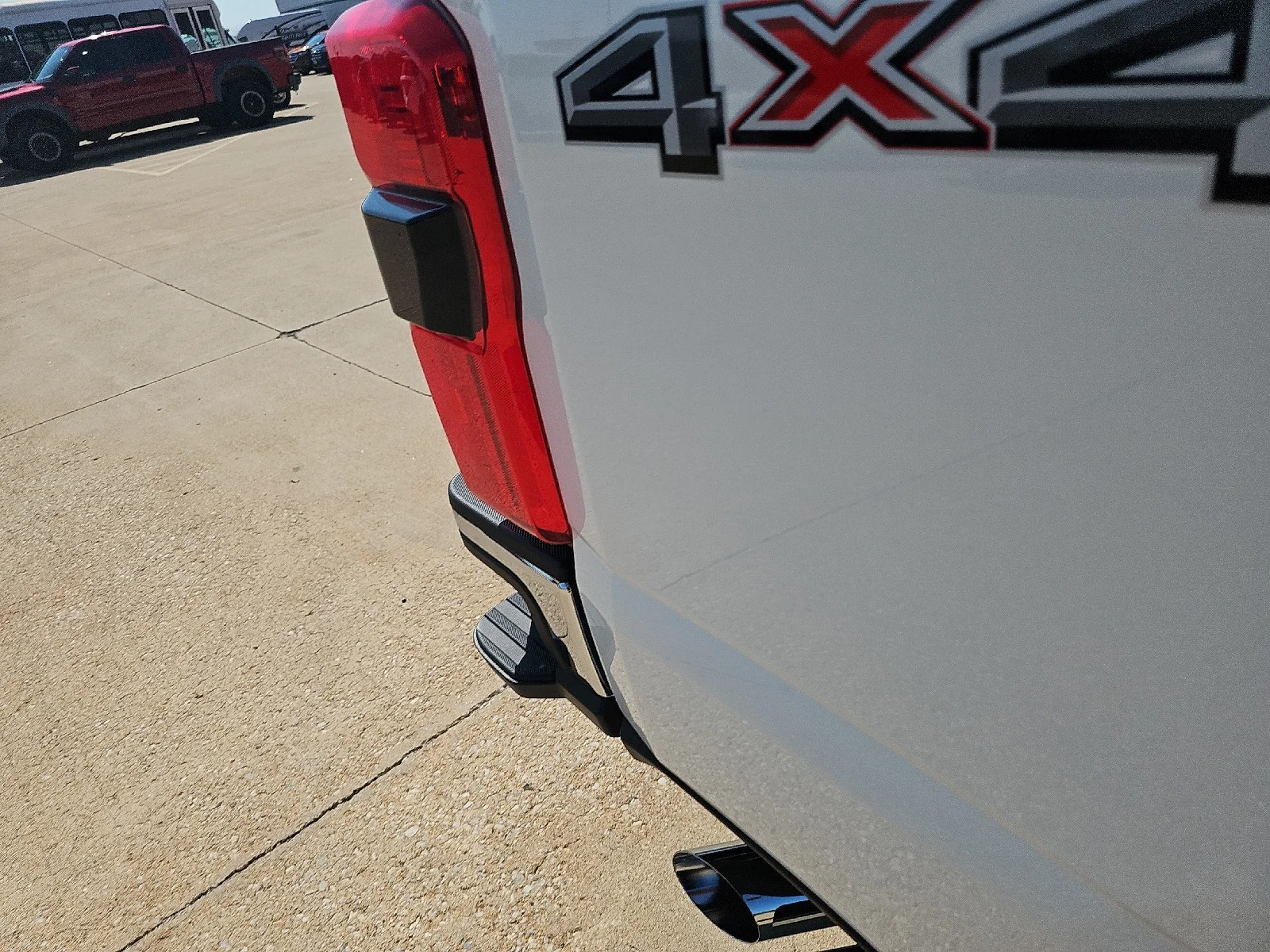 New 2026 Star White Metallic Tri-Coat Ford F-250® Lariat® image 14