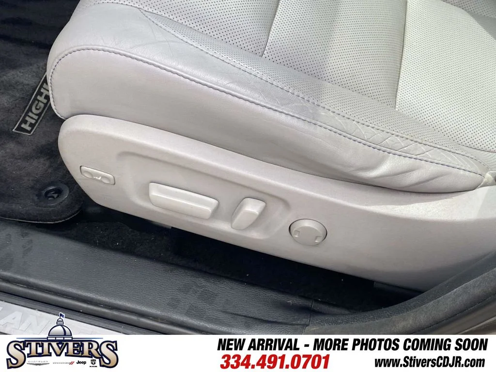 Used 2014 Gray Toyota Limited image 21