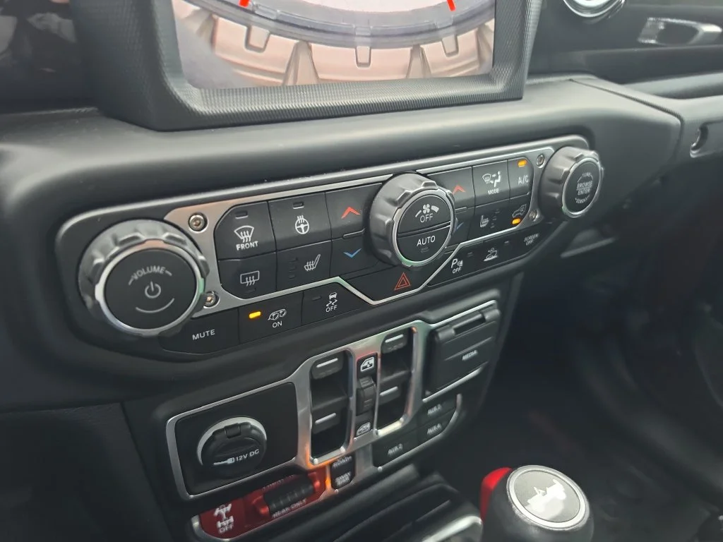 Used 2021 Snazzberry Pearlcoat Jeep Unlimited Rubicon 392 image 29