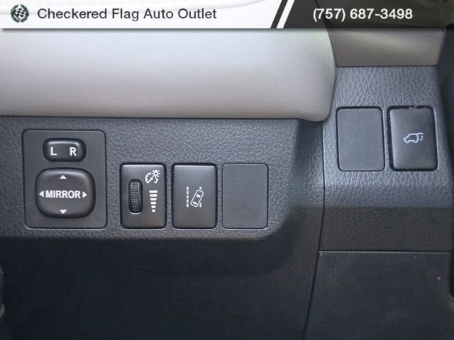 Used 2018 Magnetic Gray Metallic Toyota XLE image 12