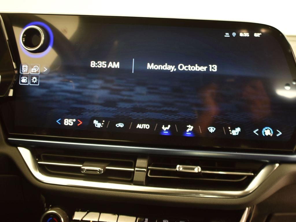 New 2025 Summit White Chevrolet LT image 25