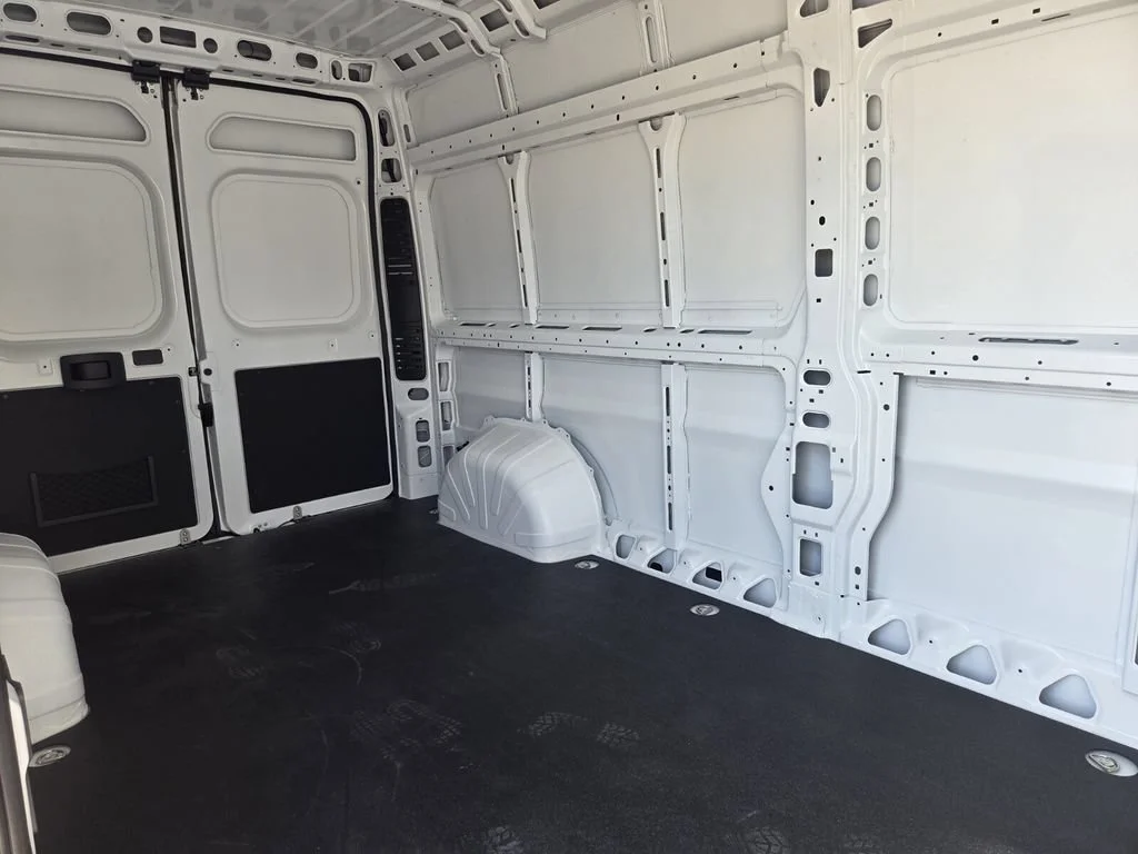 New 2026 Bright White Clearcoat RAM Tradesman image 17