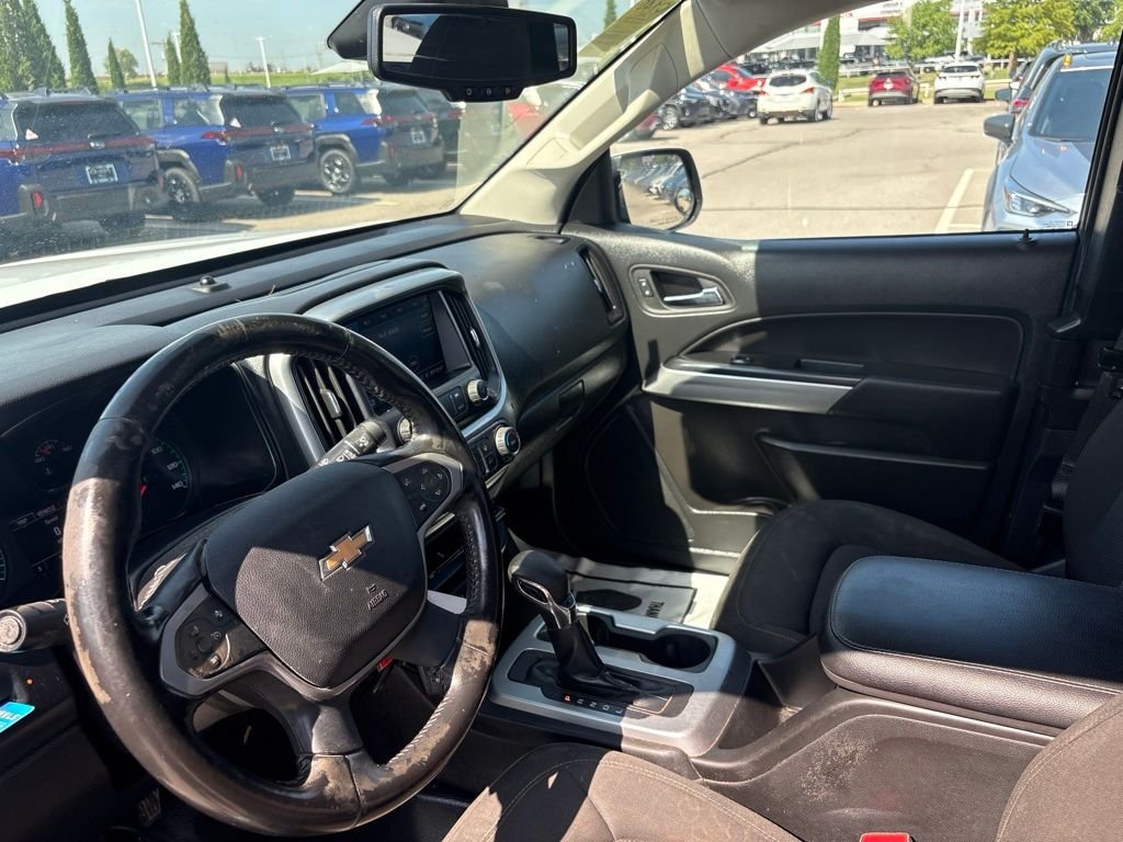 Used 2022 White Chevrolet LT image 4