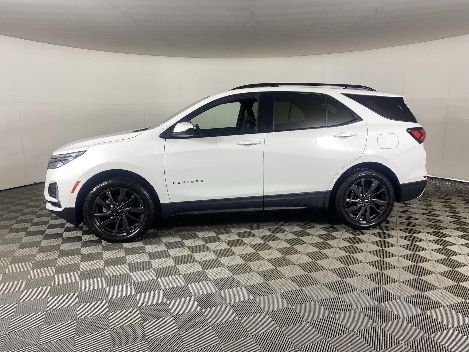 Used 2023 Summit White Chevrolet RS image 4