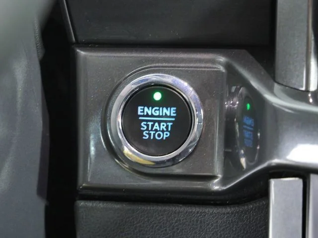 Used 2023 White Ford XLT image 33