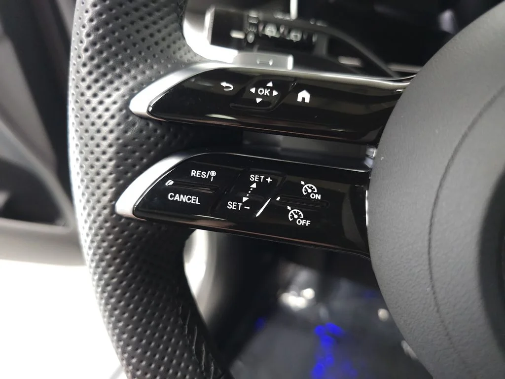 Certified Used 2026  Mercedes-Benz GLC 300 image 11