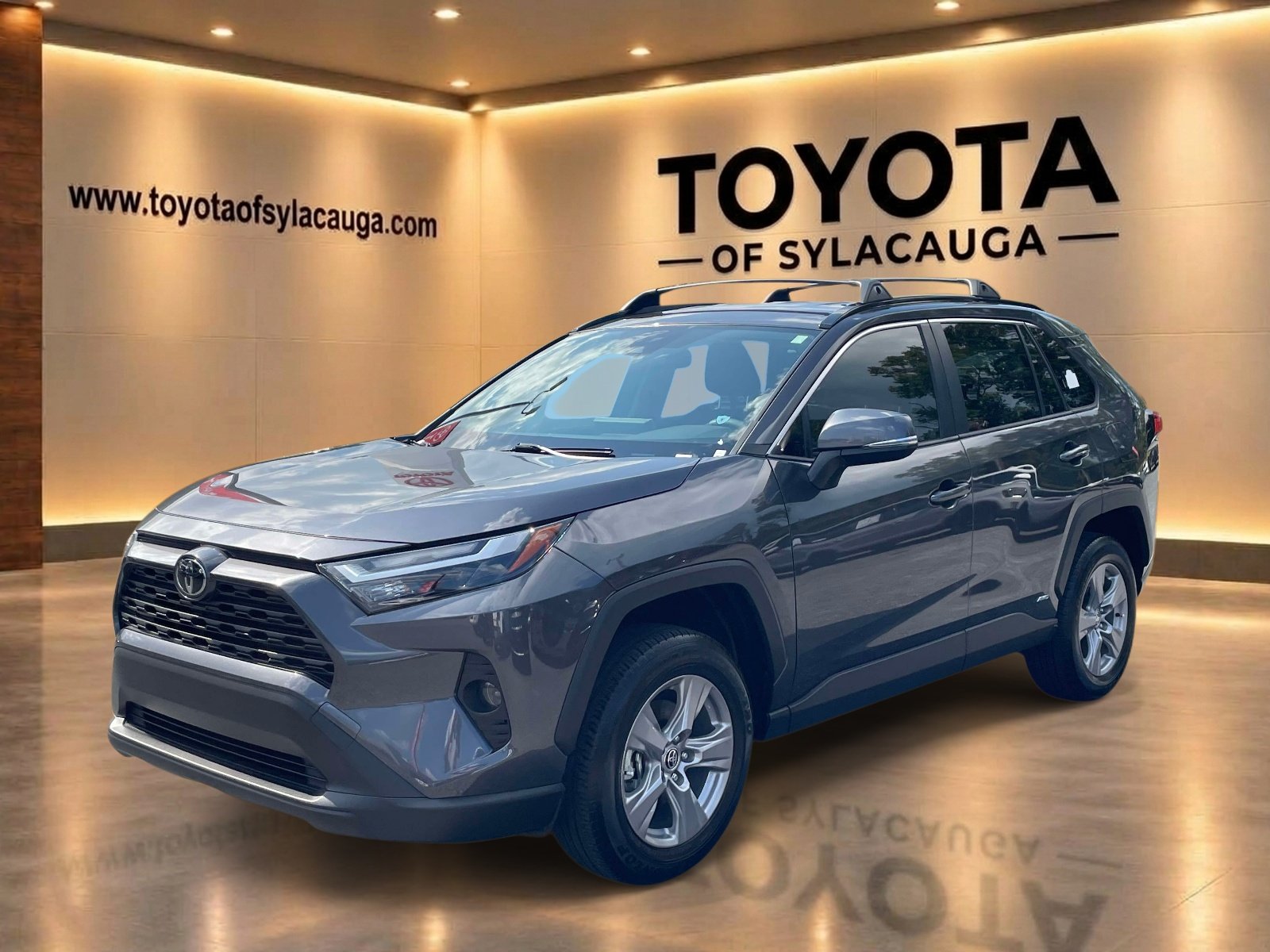 Used 2025 Magnetic Gray Metallic Toyota Hybrid XLE image 5