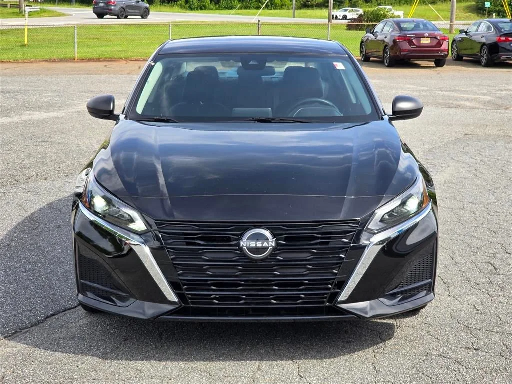Used 2025 Black Nissan 2.5 SV image 22