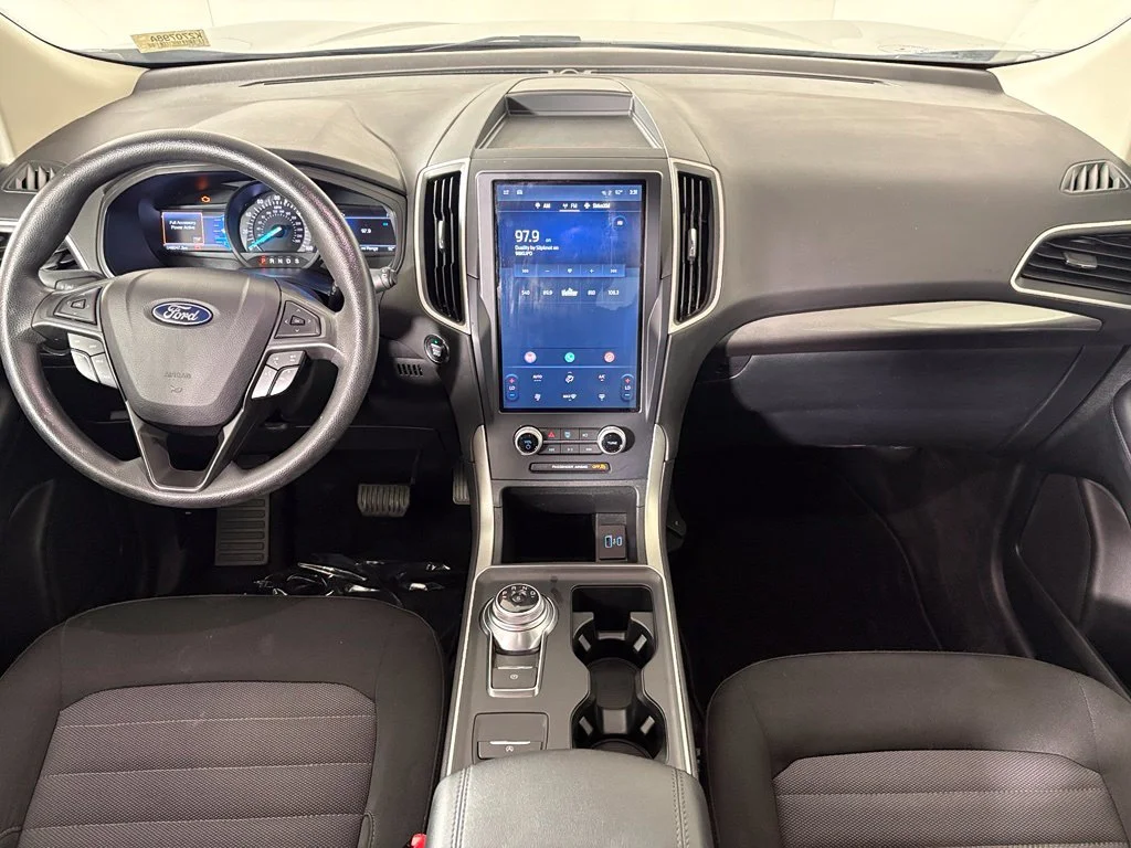 Used 2022 Silver Ford SE image 32