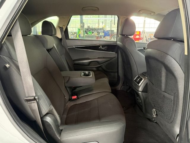 Used 2019 White Kia LX image 10
