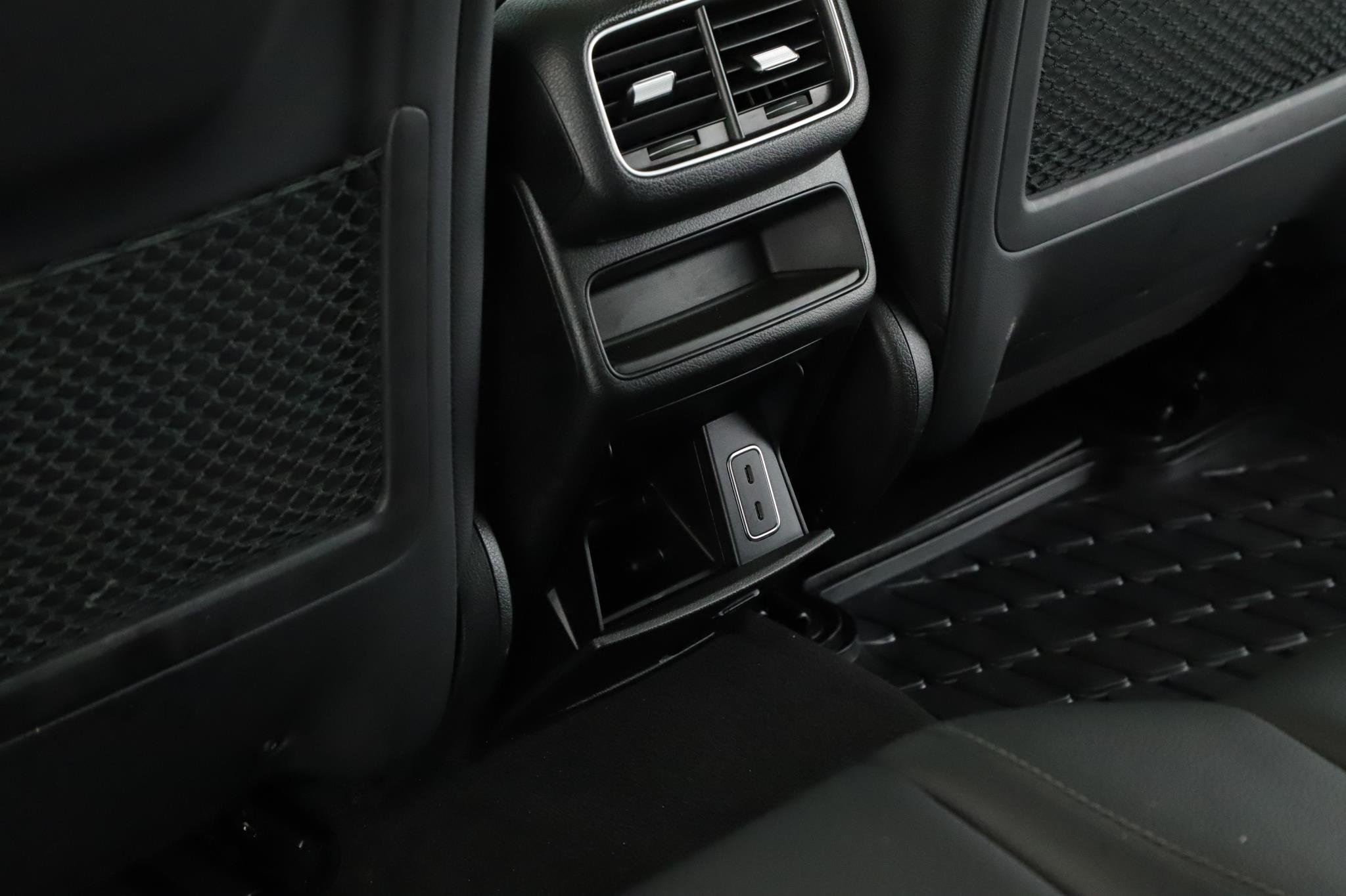 Used 2022 Black Mercedes-Benz GLE 450 4MATIC® SUV image 7