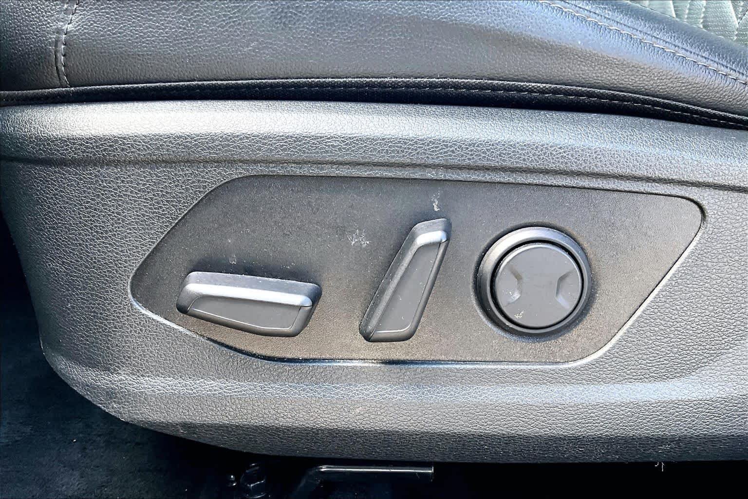 Used 2024 Wolf Gray/Ebony Black Roof Kia X-Pro image 29
