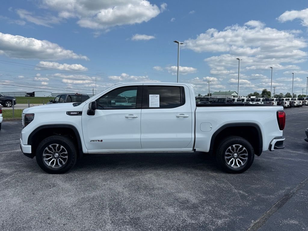 Used 2022 White GMC AT4 image 39
