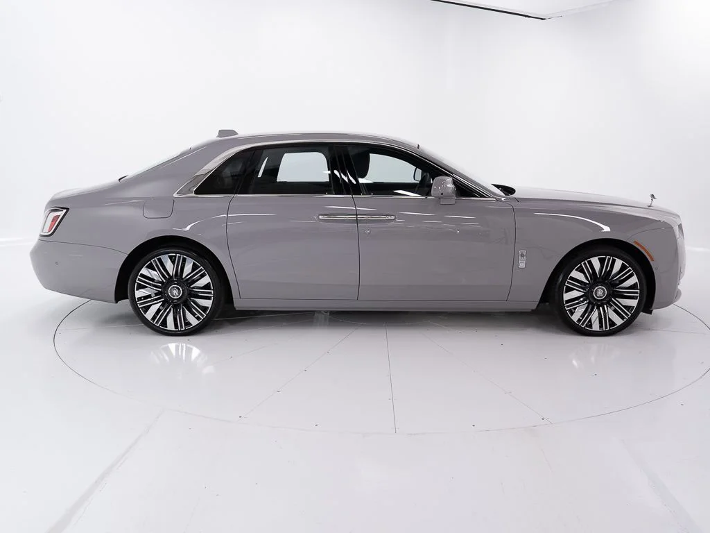New 2026 Tempest Grey Rolls-Royce  image 6