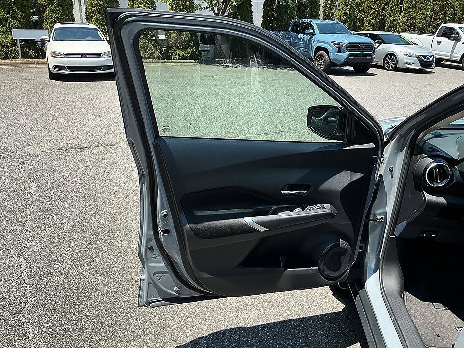 Used 2022 Gray/Super Black Nissan SV image 11