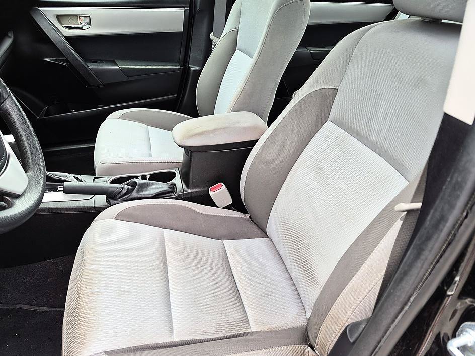 Used 2018  Toyota L image 14