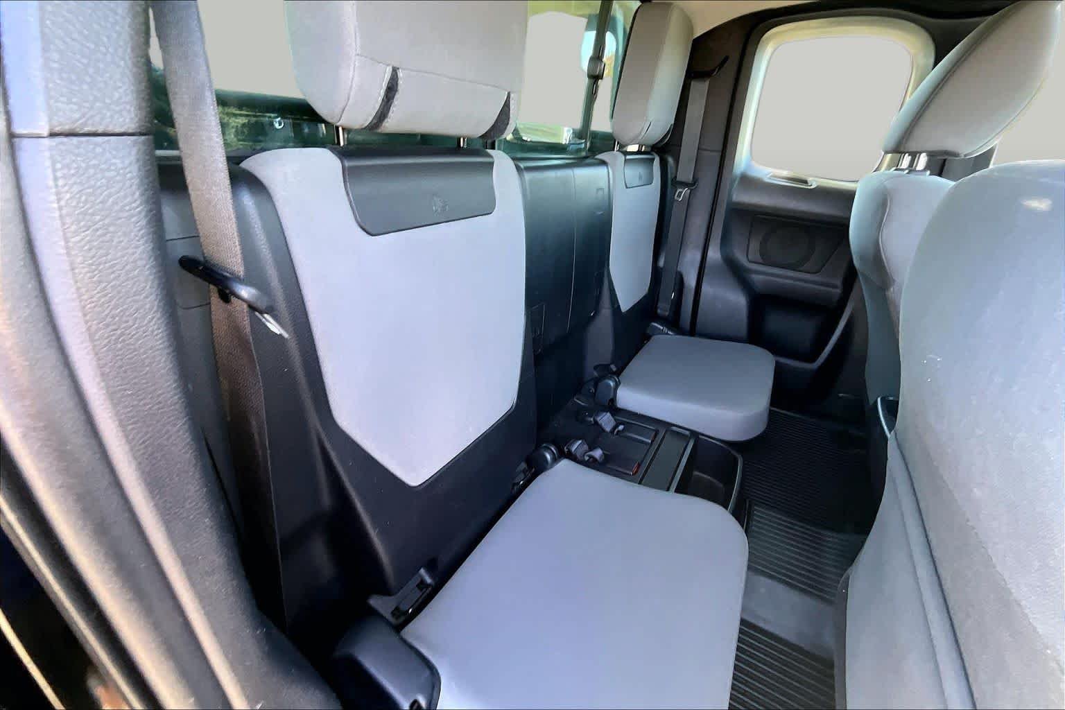Used 2018 Midnight Black Metallic Toyota SR image 19