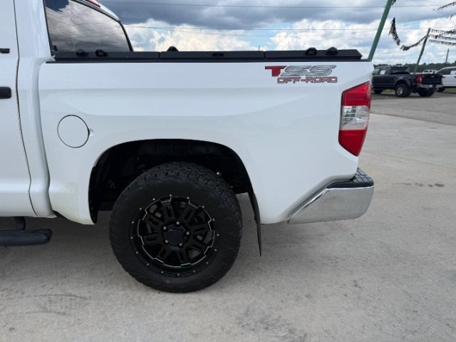 Used 2017 White Toyota SR5 image 11