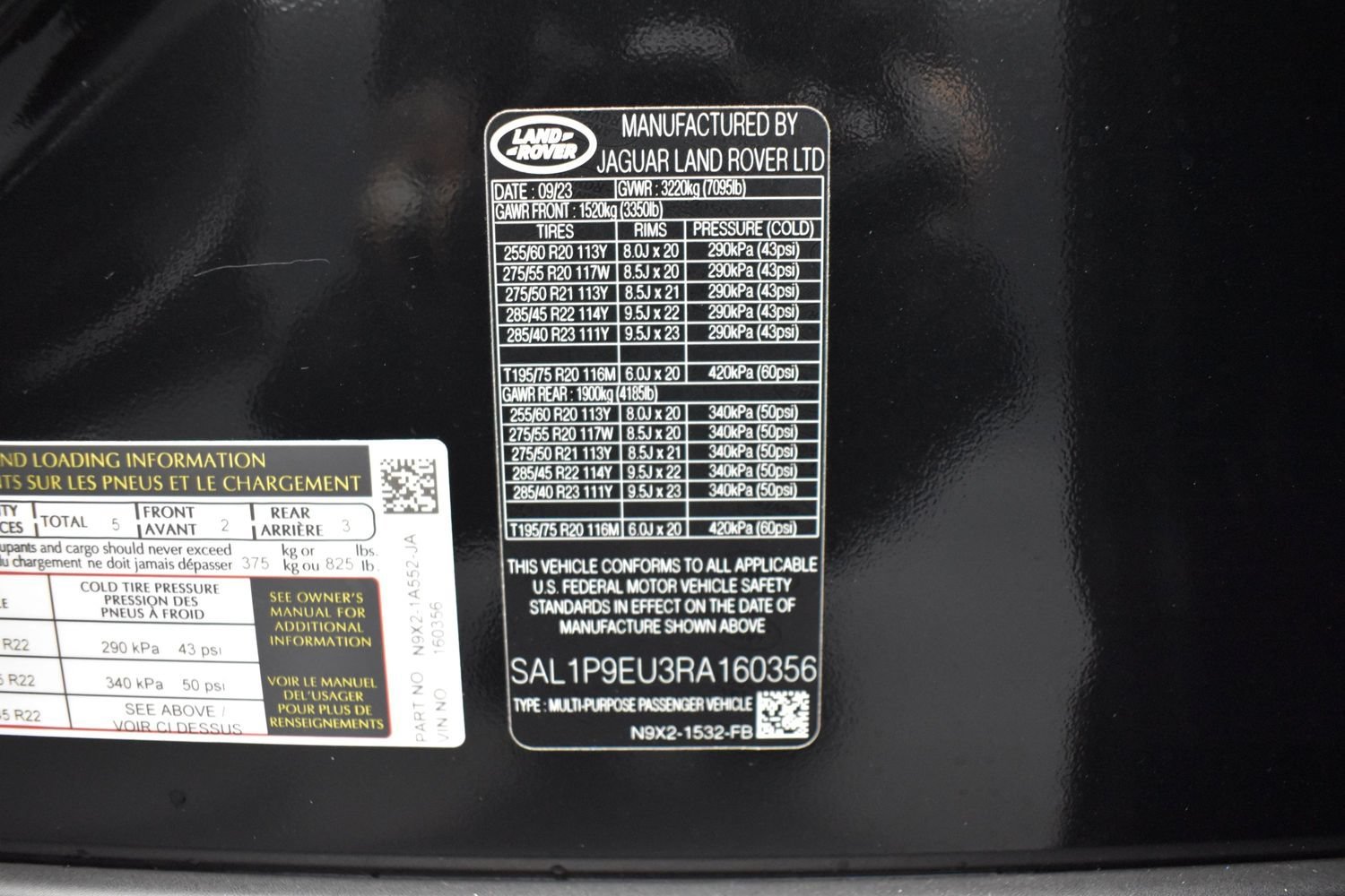 Used 2024 Black Land Rover SE image 17