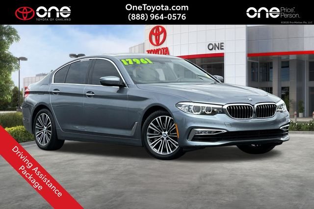 2017 BMW 5 Series 530i Sedan's photo