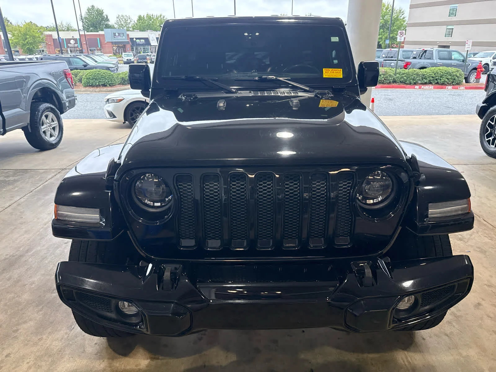 Used 2023 Black Clearcoat Jeep High Altitude image 4