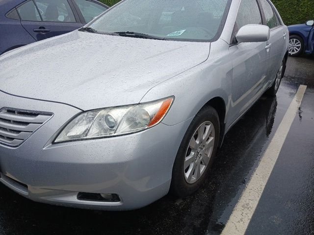 Used 2007 Silver Toyota XLE image 2