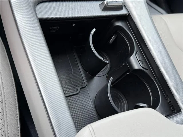 Used 2023 Hyper White Hyundai Limited image 21